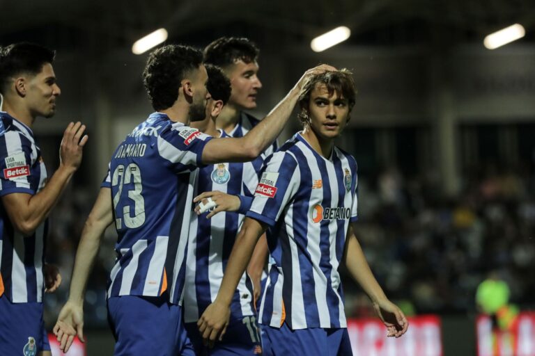 Jogador Craque do FC Porto esta preste a residir o contrato e rumar ao clube rival