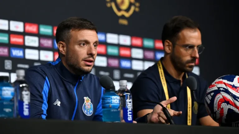 Anselmi quebra o silencio e pede mais uma oportunidade ao FC Porto e a saída é incerta